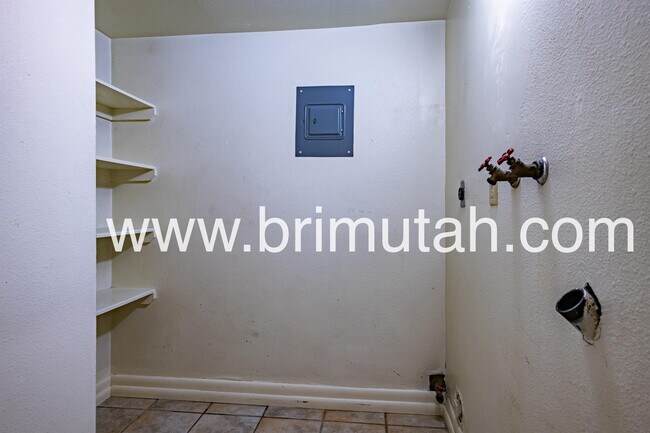 Building Photo - 2045 S 2200 E
