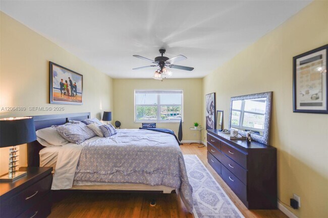 Building Photo - 401 Golden Isles Dr