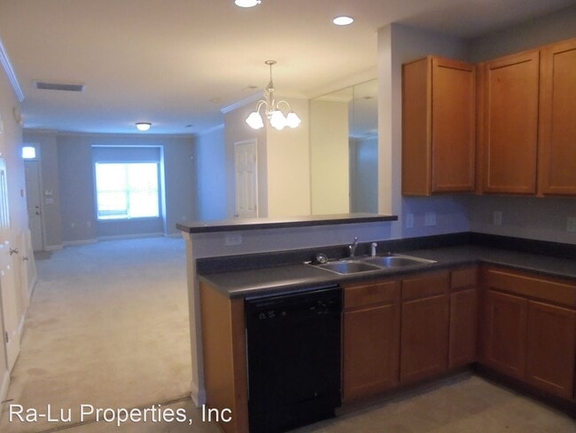 Building Photo - 2 br, 2.5 bath House - 110 Humberside Dr.