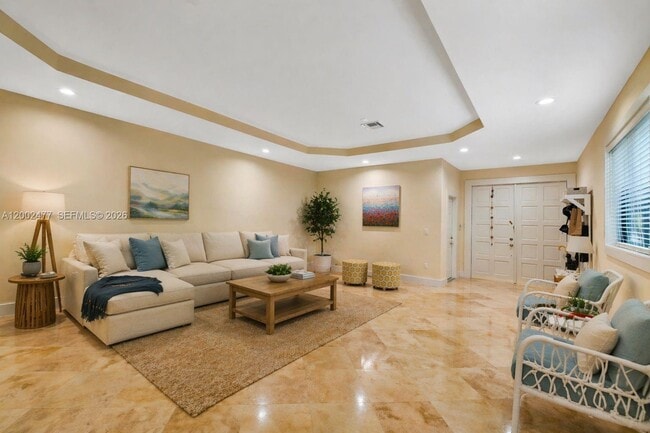 Building Photo - 3141 Day Ave