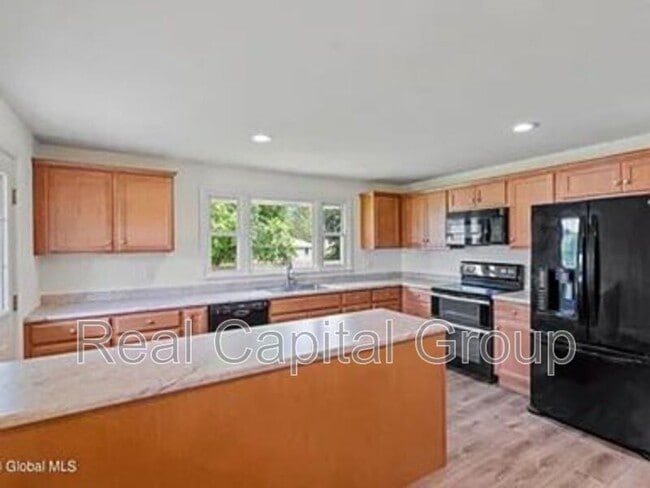 Building Photo - 309 Harlem St