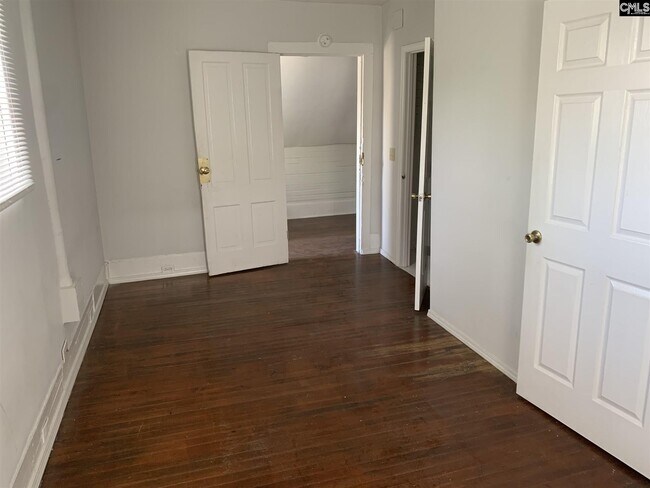 Building Photo - 112 Huger St