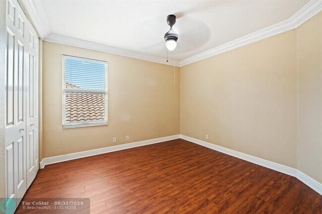 Building Photo - 11515 NW 75th Manor