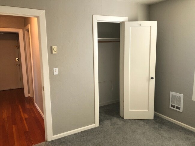 Building Photo - Cute 1 bedroom apartment in a great neighborhood!