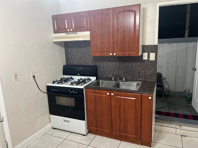 Primary Photo - 205 NW 130th St