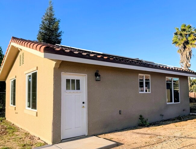 Building Photo - 16837 Hill Dr