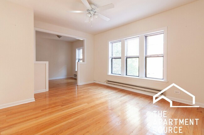 Primary Photo - 3823 N Greenview Ave