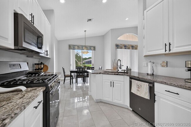 Building Photo - 309 NW Toscane Tr