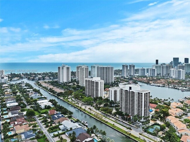 Building Photo - 3600 Yacht Club Dr