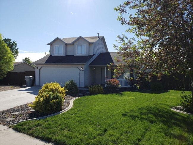 Primary Photo - 3 Bed 2.5 Bath House