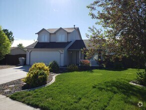 Building Photo - 3 Bed 2.5 Bath House