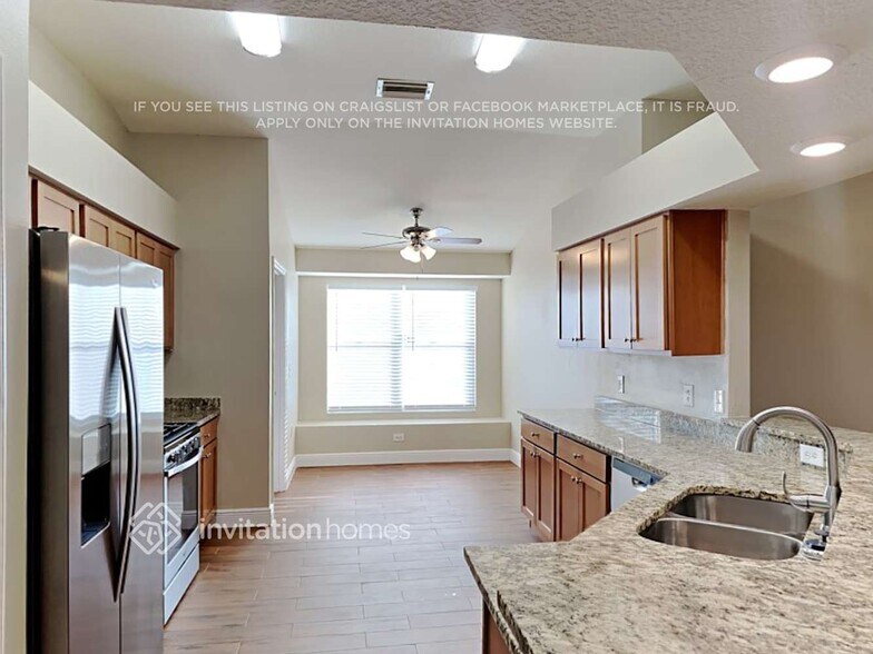 Building Photo - 1440 Baythorn Dr