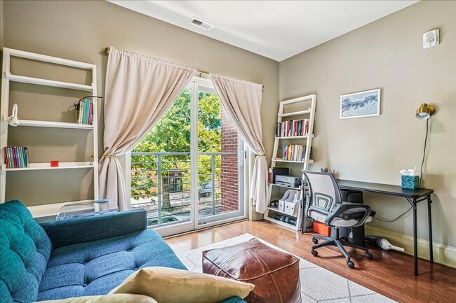 Building Photo - Great Luxury 3 Bedroom 2 Bath on H st NE! Offering half month free rent with a 12 month lease