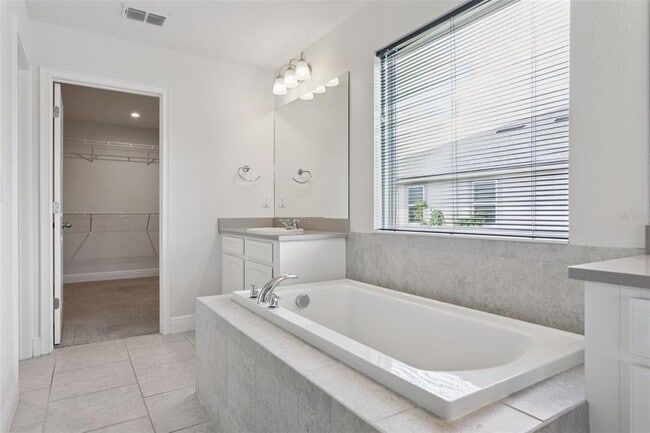 Building Photo - 5715 Grand Sonata Ave