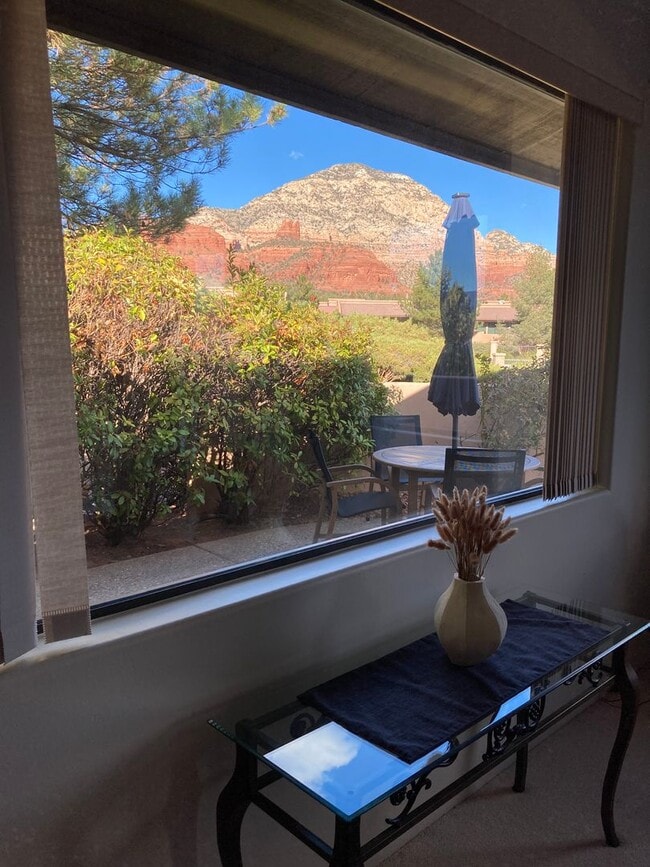 Building Photo - Gorgeous Furnished Arroyo Seco Townhouse with Fabulous Views!