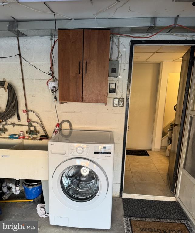 Building Photo - 1622 Borbeck Ave