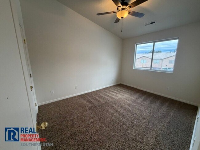 Building Photo - 1115 N 1570 W
