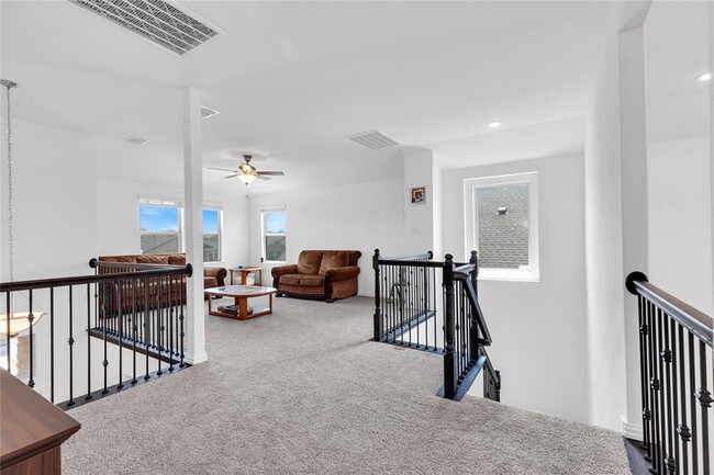 Building Photo - 122 Shagbark Trl