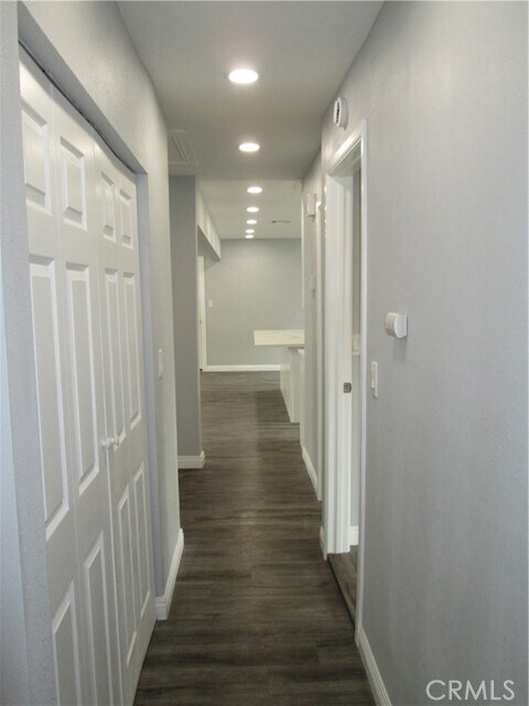Building Photo - 852 N Davidson Ave