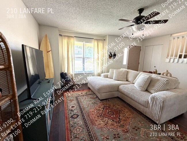 Building Photo - 210 Lanfare Pl