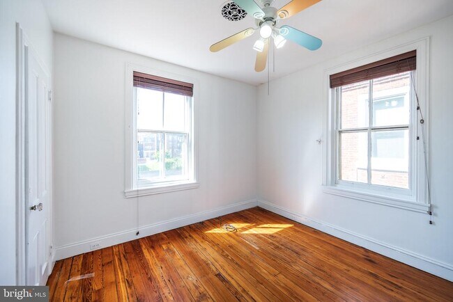 Building Photo - 206 S 43rd St