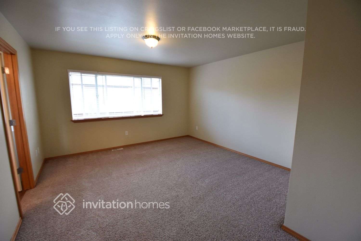 Building Photo - 6527 32nd Pl NE