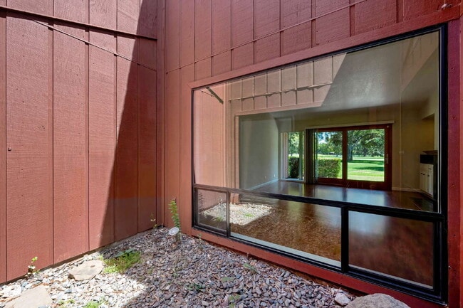 Building Photo - Fabulous condominium home on 6th Fairway of El Macero Country Club.