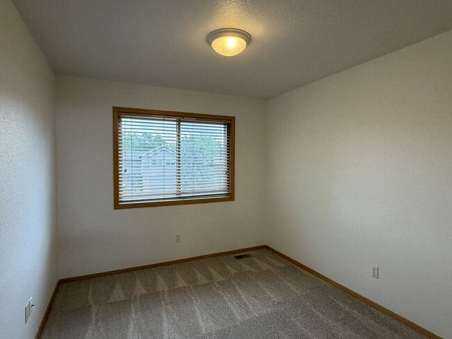 Building Photo - Elevated Living in Fort Collins – Stylish 3 Bed 3.5 Bath Home
