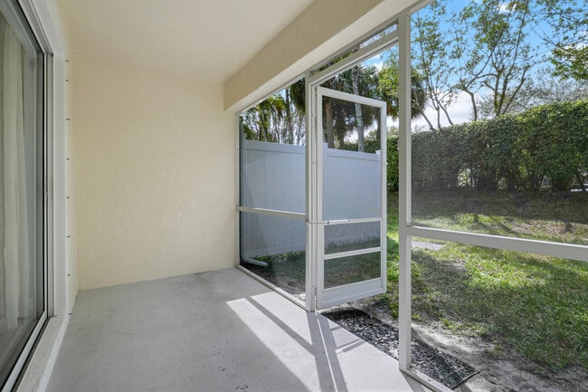 Building Photo - 6791 Lantern Key Dr