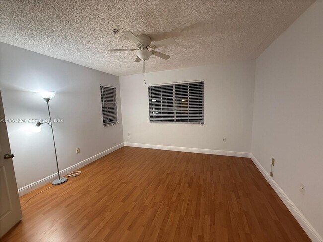 Building Photo - 2240 E Preserve Way