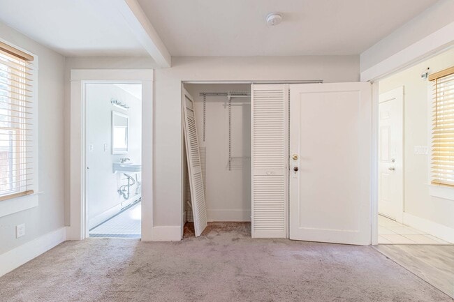 Building Photo - 3 bedroom home for RENT in Modesto - Close...
