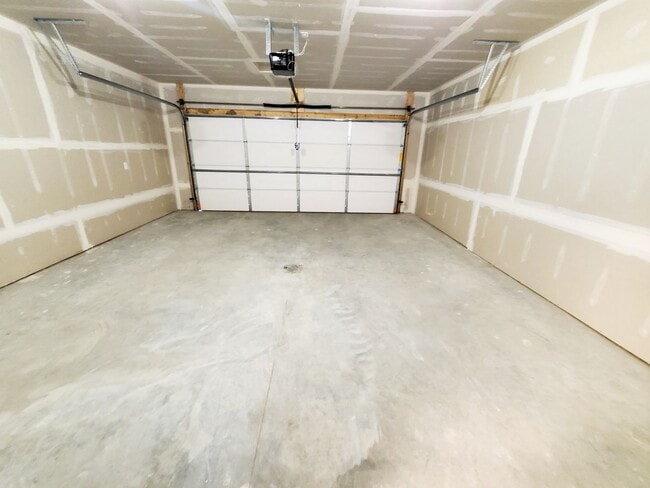 Building Photo - 4450 Cumberland Loop