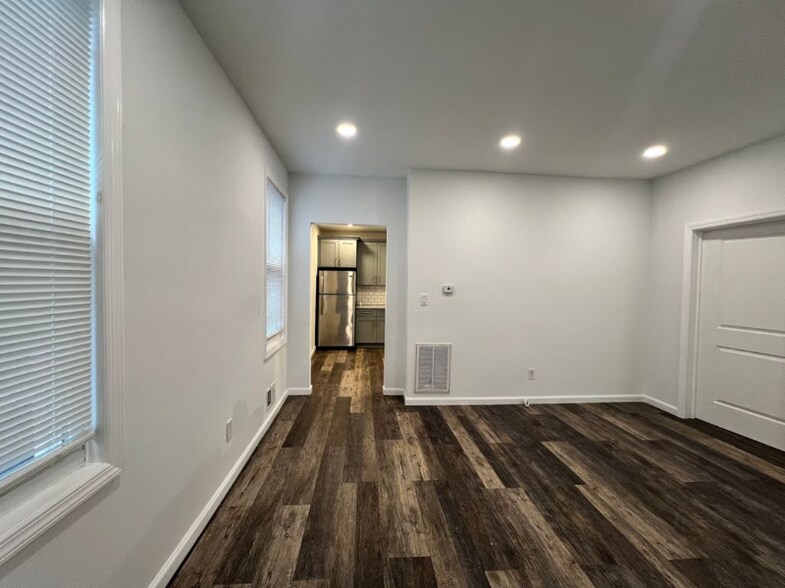Building Photo - 11 Lowden St