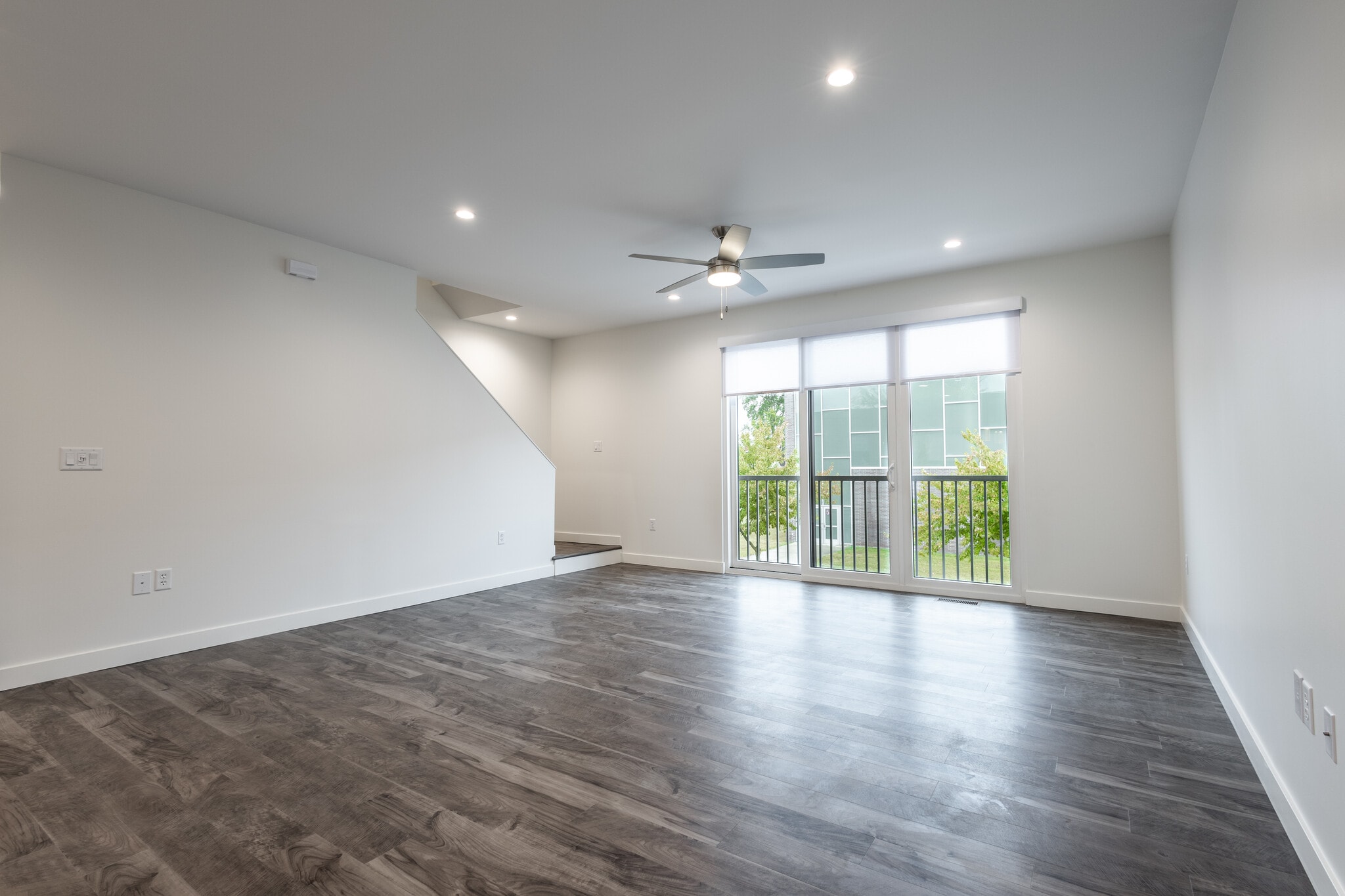 Building Photo - 814 7th St