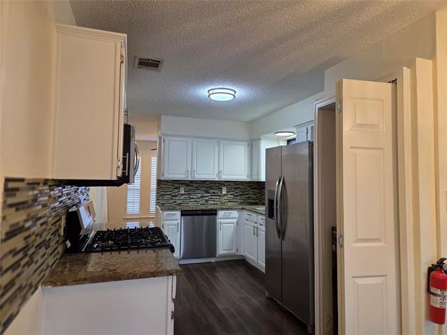 Building Photo - 452 Leisure Ln