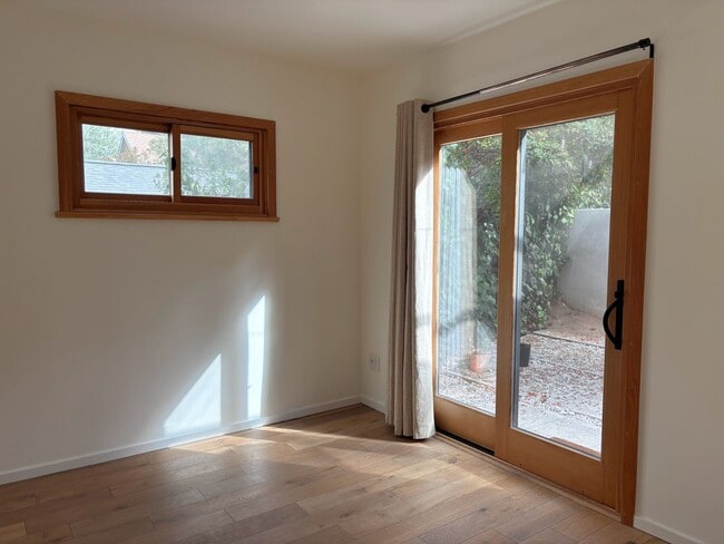 Building Photo - Serene 2bed /1 Bath Spanish Hideaway in He...