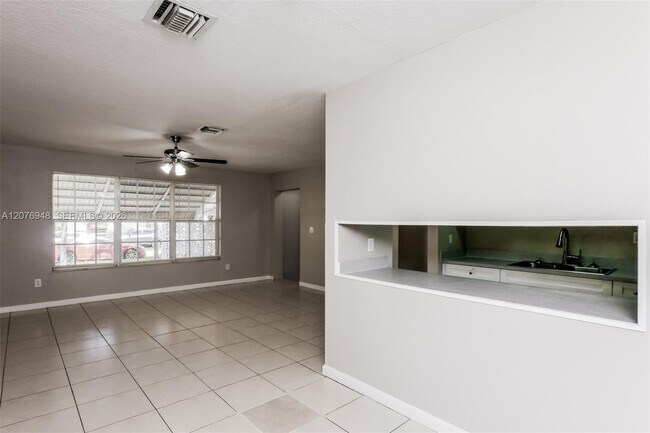Building Photo - 3430 N 72nd Terrace