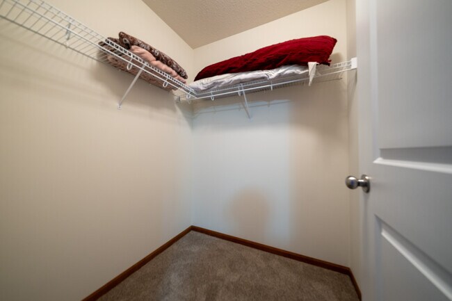 Building Photo - 1814 Spring Creek Dr