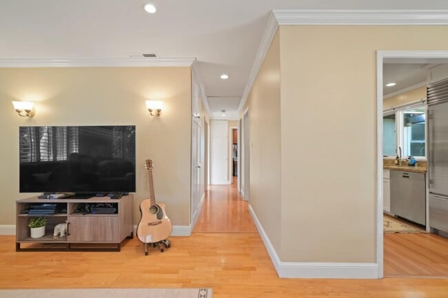 Building Photo - 3172 Morris Dr