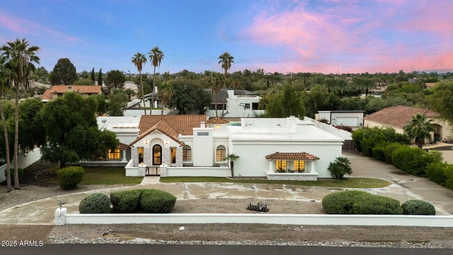 Building Photo - 10111 E Cholla St