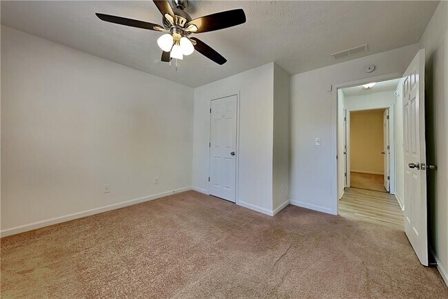 Building Photo - 4206 Shoreside Cir SW