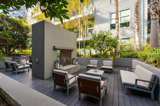 Building Photo - 4080 Glencoe Ave