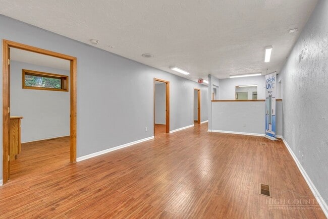 Building Photo - 483 NC-105 Extension