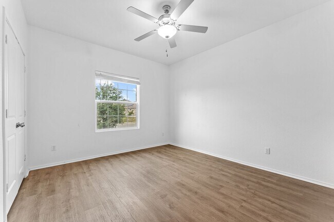 Building Photo - 129 Escondido Cir