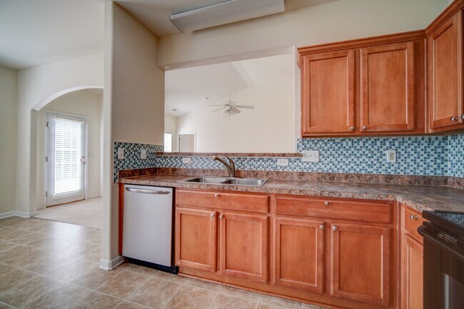 Building Photo - 4 BR/2 BA, 1 Car Garage, Charming Home in ...