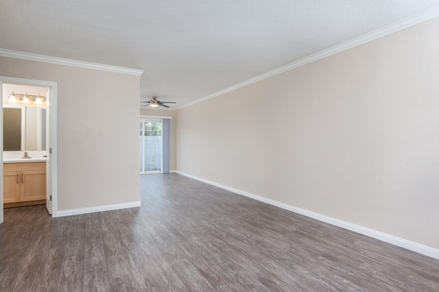 Yorba Linda Pines Villas