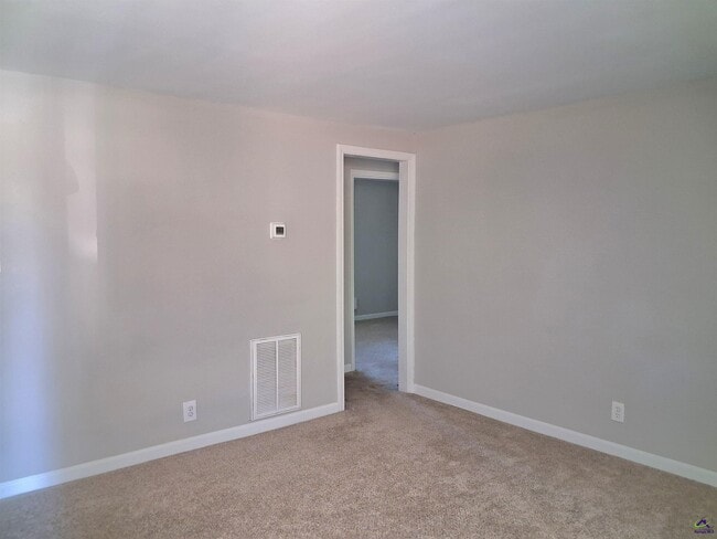 Building Photo - 1103 Gaines Dr