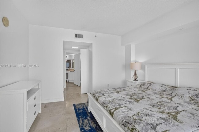 Building Photo - 16699 Collins Ave