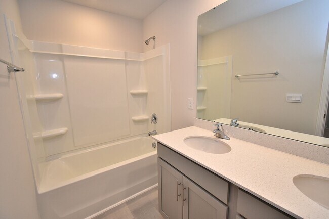 Building Photo - 163 Rosemount