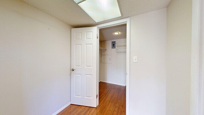 Building Photo - 4121 Heron Way